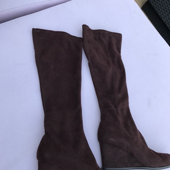 Boots - Picture 2 of 8